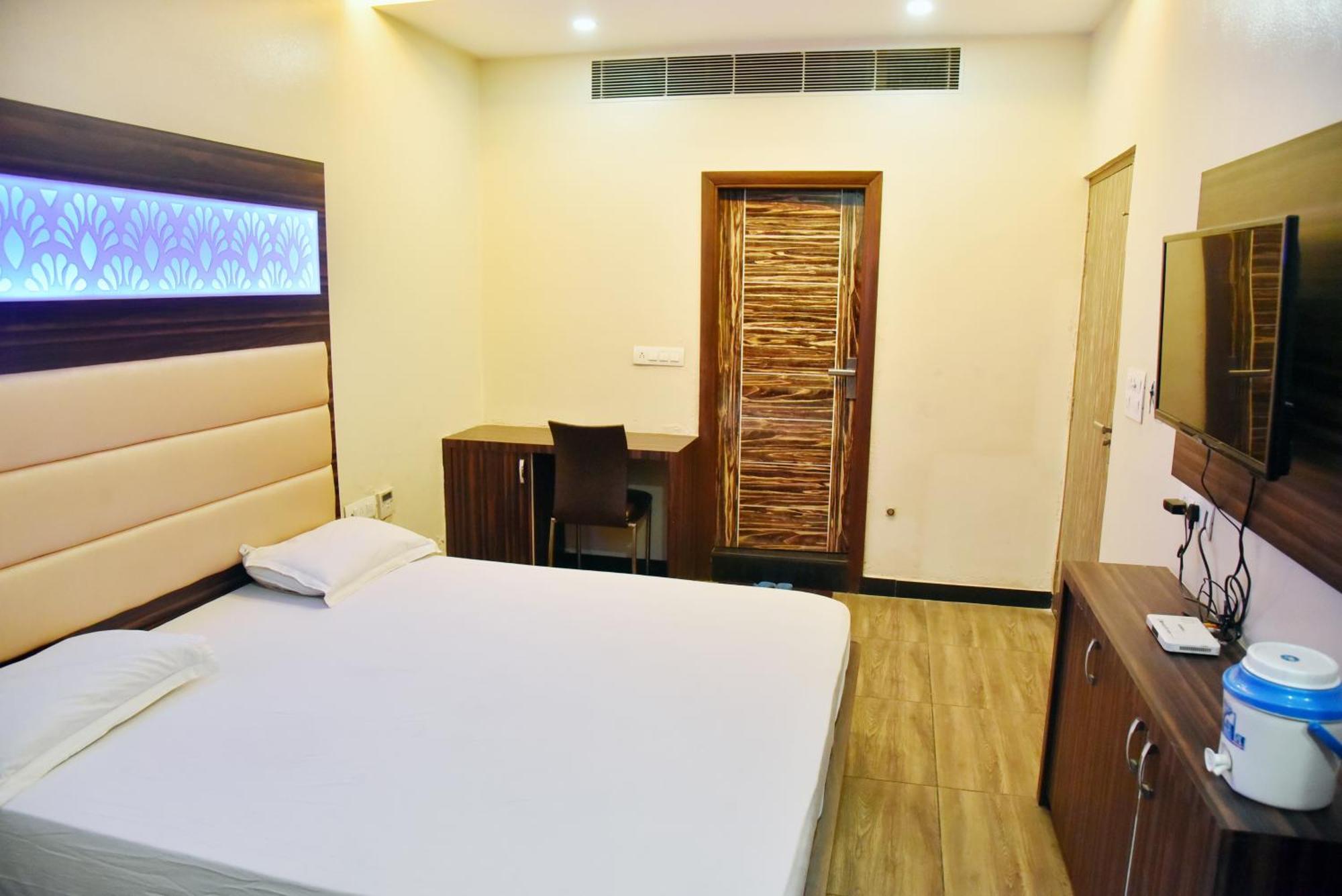 Hotel Midtown & Restaurant Jhunjhunu 外观 照片