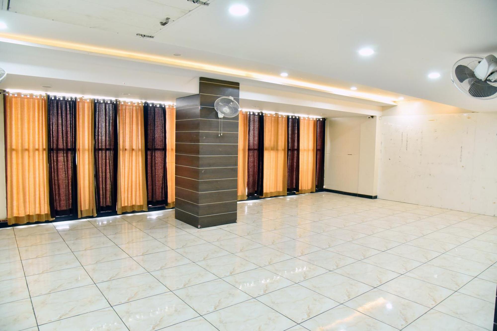 Hotel Midtown & Restaurant Jhunjhunu 外观 照片
